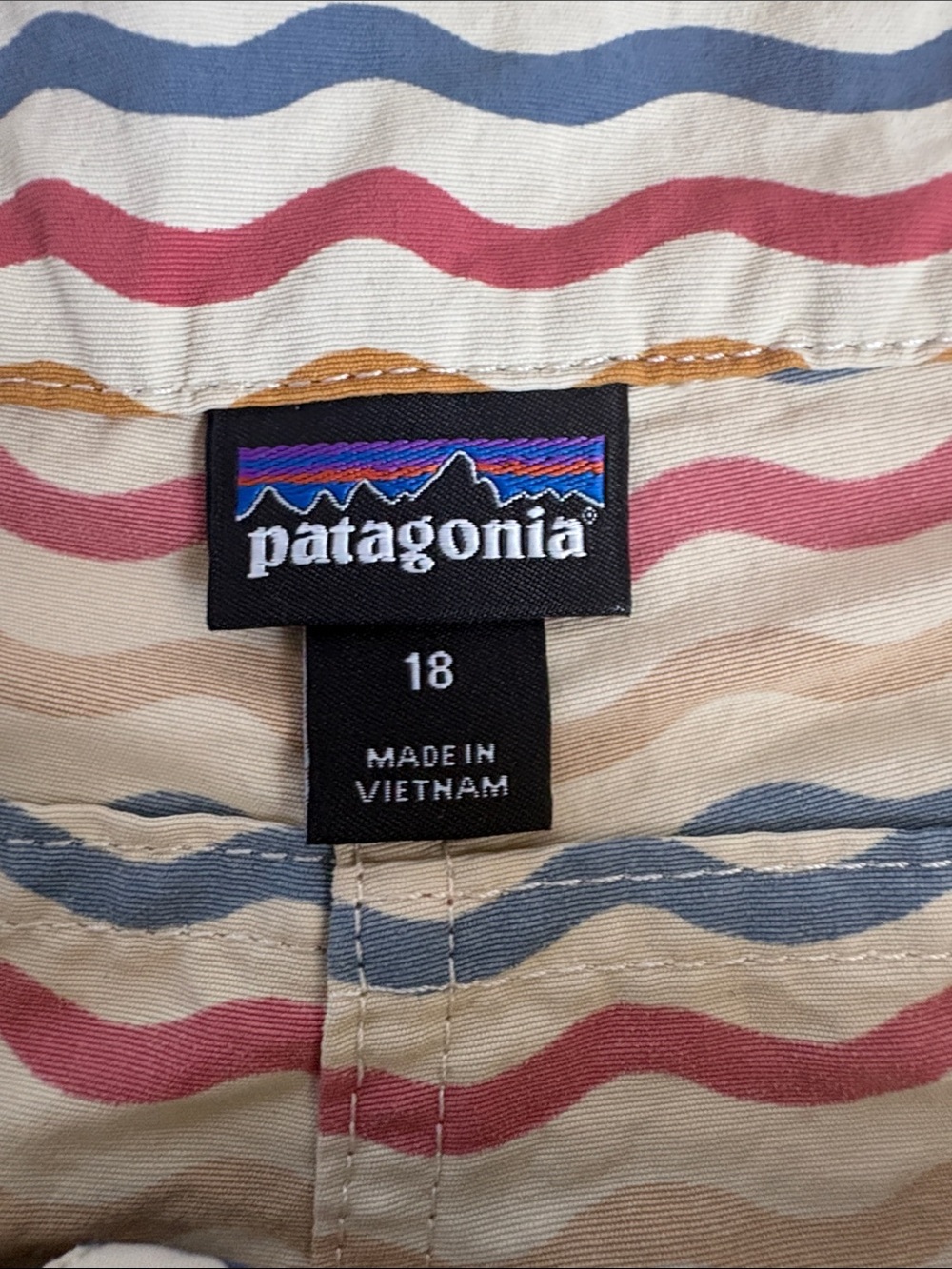 Patagonia Wavefarer board short 5” multicolor wavy stripe drawstring waist - Picture 6 of 16